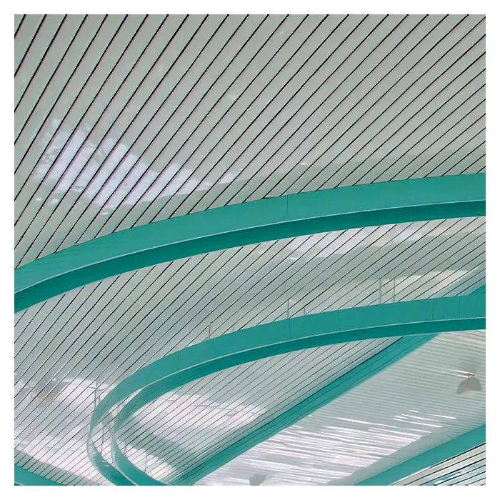 Реечный потолок итальянского дизайна с открытыми стыками А100А